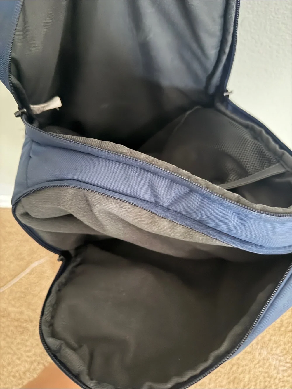 Nike Navy Blue Men's Backpack with Reflective Accent